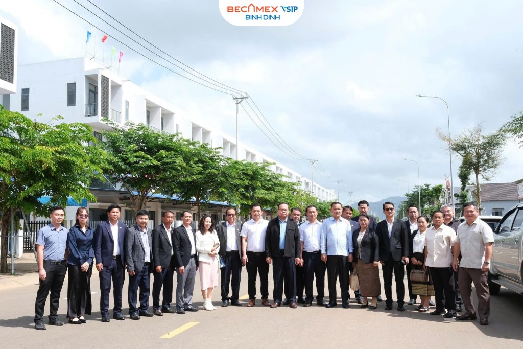 ĐOÀN ĐẠI BIỂU TỈNH CHAMPASAK (CHDCND LÀO) THĂM VÀ LÀM VIỆC TẠI KHU CÔNG NGHIỆP BECAMEX VSIP BÌNH ĐỊNH 1 Becamex Bình Định 16 Becamex Bình Định