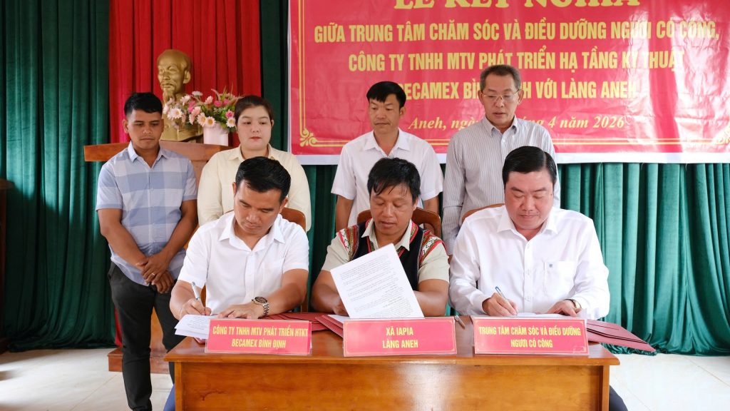 z7757930668875 289433030239d83d3c91b0f42756dafb Becamex Bình Định